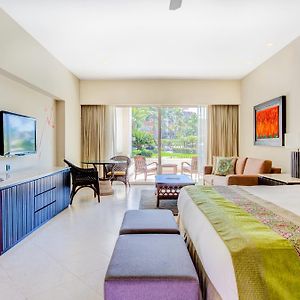 Master Suite Pool View